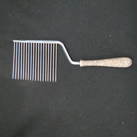 Kirk Sterling Silver Repousse Cake Comb 10 3 4 excellent