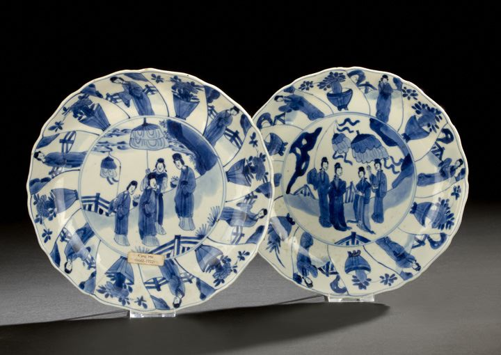 Fine Pair of Chinese Export Blue and White Porcelain Saucer