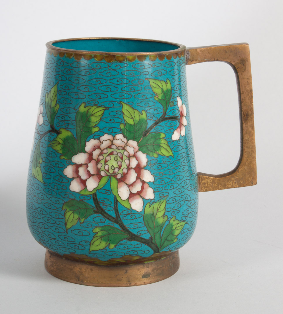Chinese cloisonne enamel tankard early 20th century with peony decoration