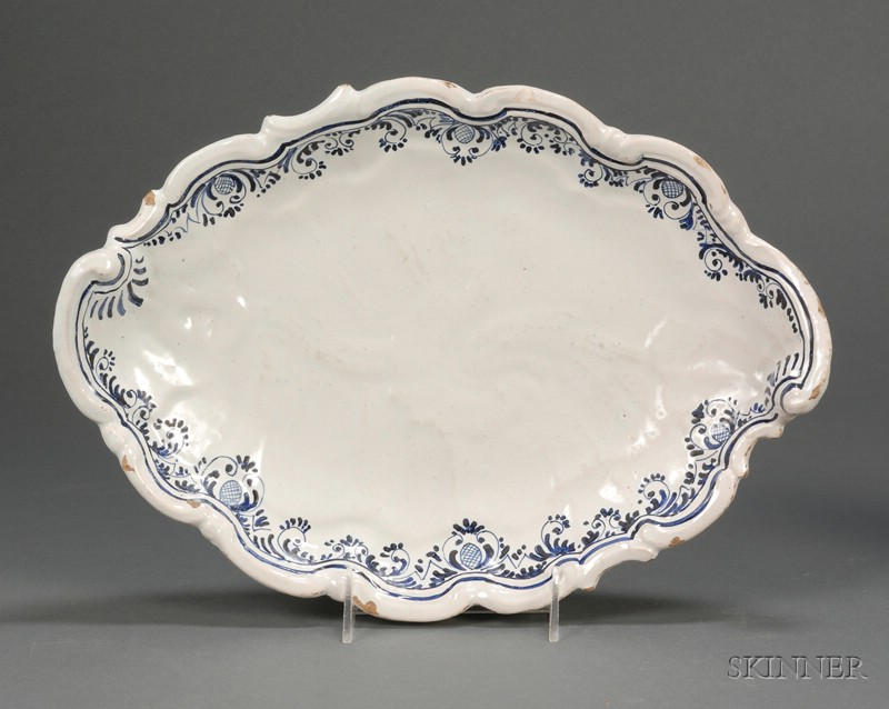 Cerreto Abruzzo Tin Glazed Earthenware Platter Italy 18th century scrolled