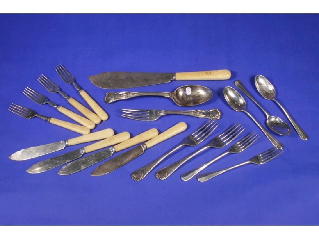 A QUANTITY OF FISH SERVING CUTLERY comprising knives forks and