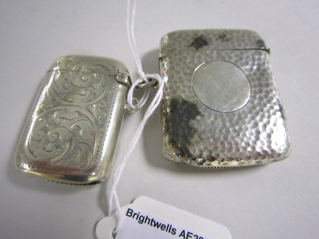 An Edward VII Vesta Case with hammered design and vacant