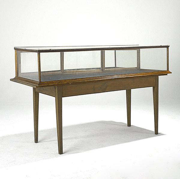 COUNTERTOP DISPLAY CASE Oak mounted on farm table base early