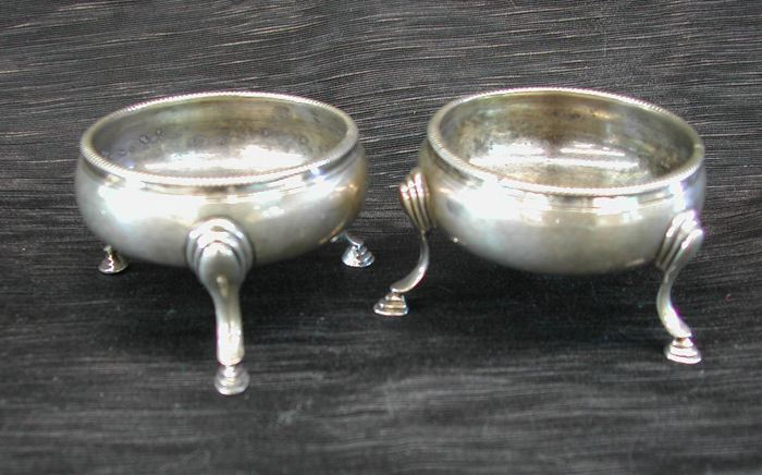 Pair of George III Sterling Silver Tripodal Circular Salts London