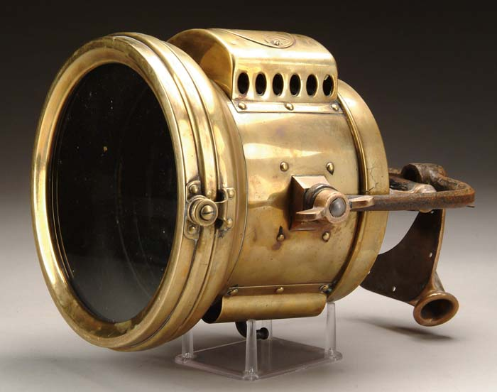 BRASS SHIP S SPOTLIGHT Brass cased antique lamp has an