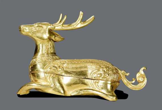 GOLD FIGURE BOX Cambodia 1st half of the 20th century