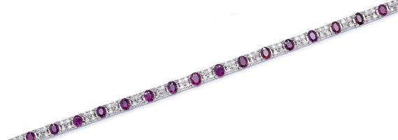 A RUBY AND DIAMOND BRACELET circa 1950 White gold 750