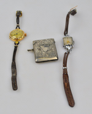 A 1930 s lady s 9ct gold wristwatch to w