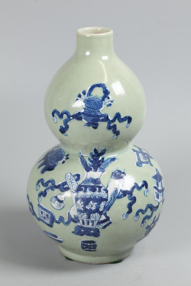 Chinese porcelain double gourd vase 9 5in H Notice to