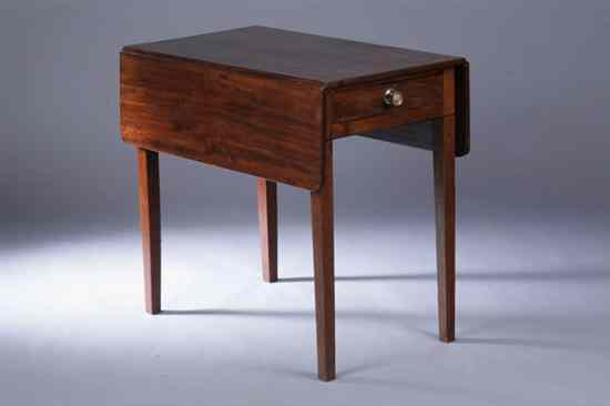GEORGE IV MAHOGANY PEMBROKE TABLE Early 19th century Rectangular top