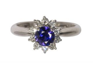 Change of color sapphire diamond and platinum ring centering 1