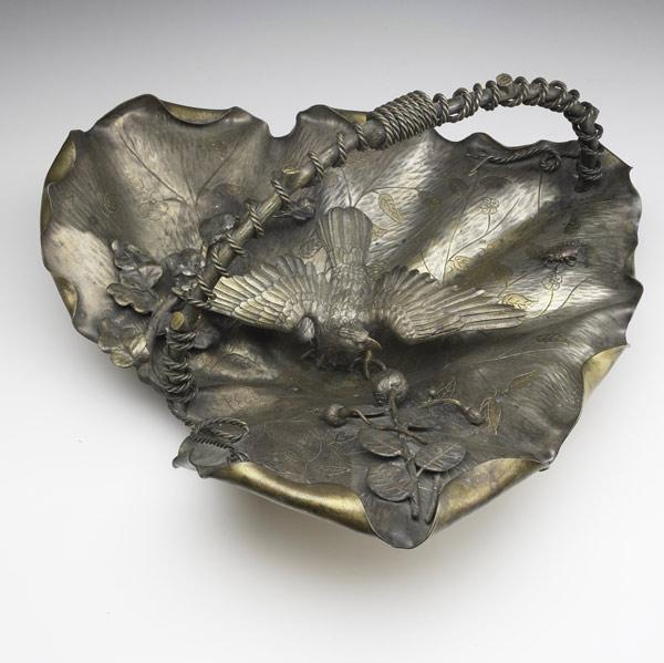DECORATIVE ACCESSORIES Mixed metal bronze handled leaf shaped bowl with