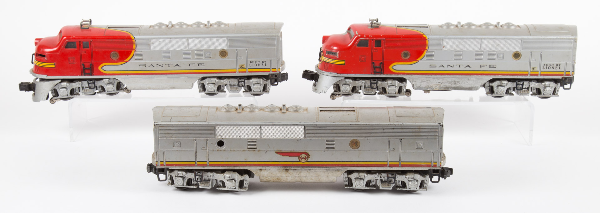 Lionel A B A Santa Fe diesel post war units
