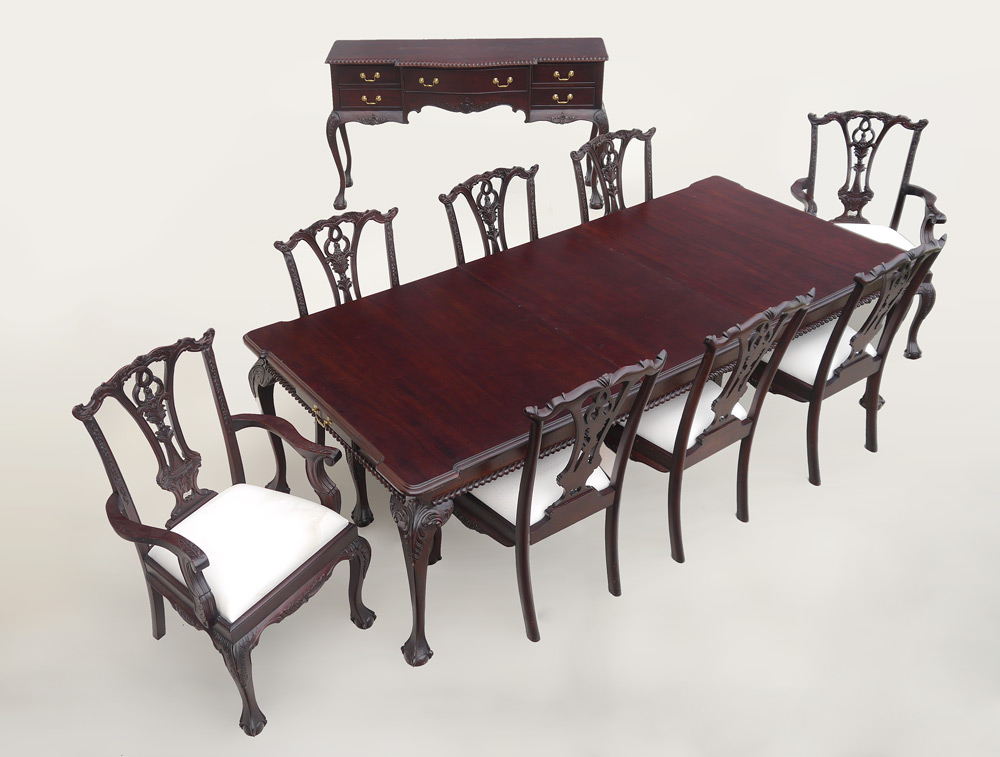 CARVED MAHOGANY CHIPPENDALE STYLE DINING ROOM SUITE 10 pieces total