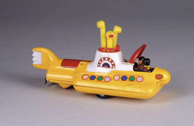 CORGI YELLOW SUBMARINE Die cast Beatle s submarine shows band