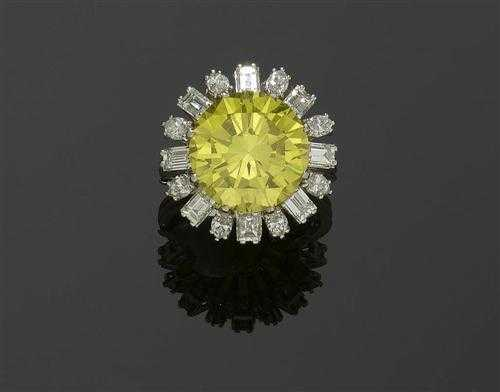 DIAMOND RING MERSMANN ca 1965 Platinum 950 Very elegant ring