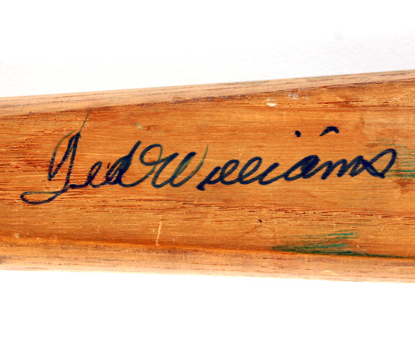 Hillerich Bradsby Co Louisville Slugger Joe Vosmik baseball bat signed