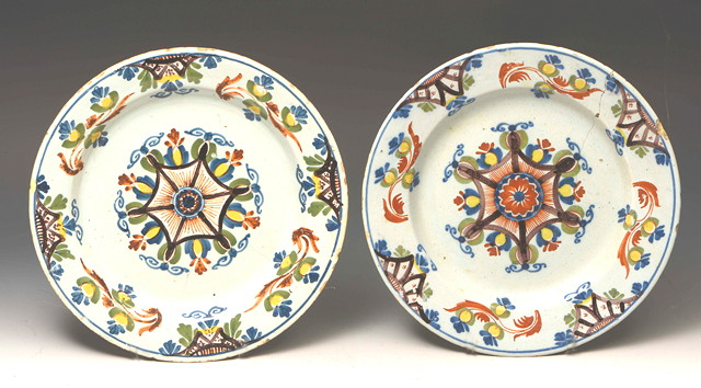 A LATE 18TH CENTURY ENGLISH DELFT WARE PLATE in the