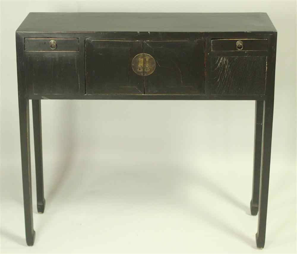 CHINESE STYLE BLACK SIDE TABLE having a rectangular top over