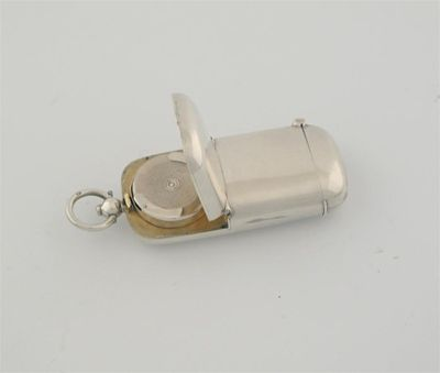 A late Victorian sovereign vesta case of plain oblong form