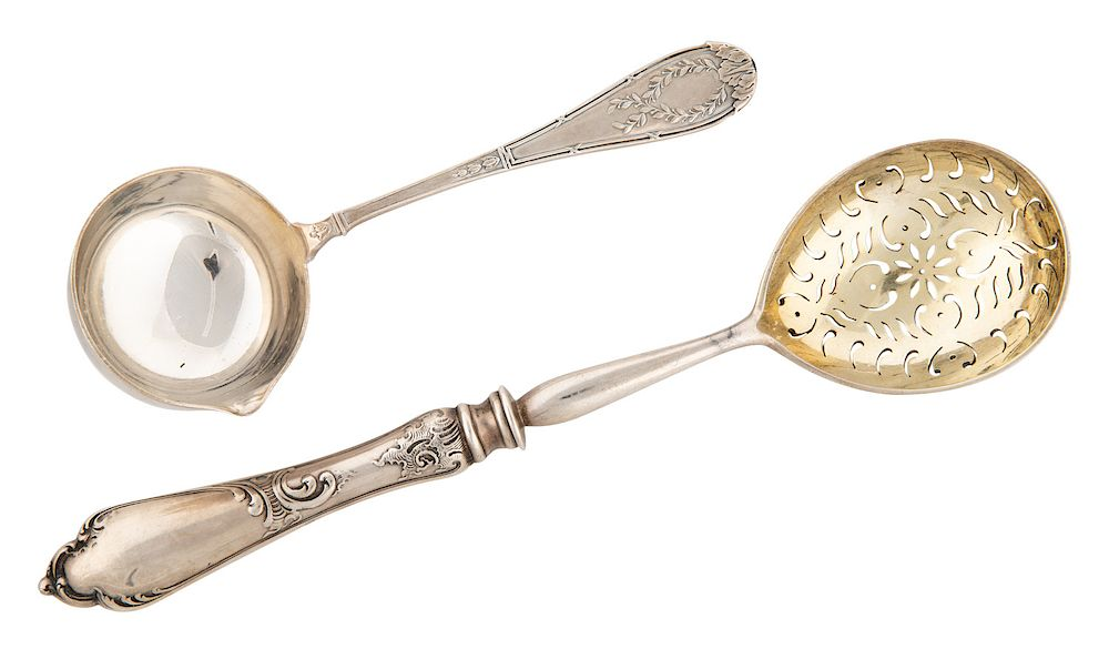 A PAIR OF FABERGE SILVER SPOONS EARLY 20TH CENTURY A
