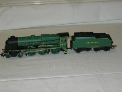 Hornby King Arthur 4 6 0 locomotive Sir Martin Frobisher