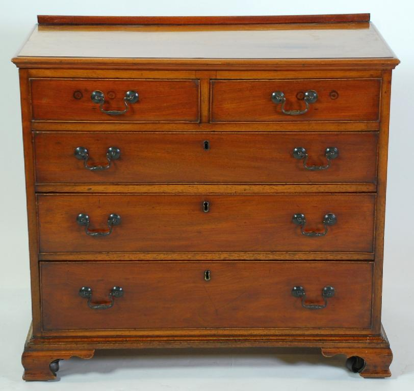 NINETEENTH CENTURY GEORGIAN STYLE MAHOGANY CHEST OF DRAWERS of small
