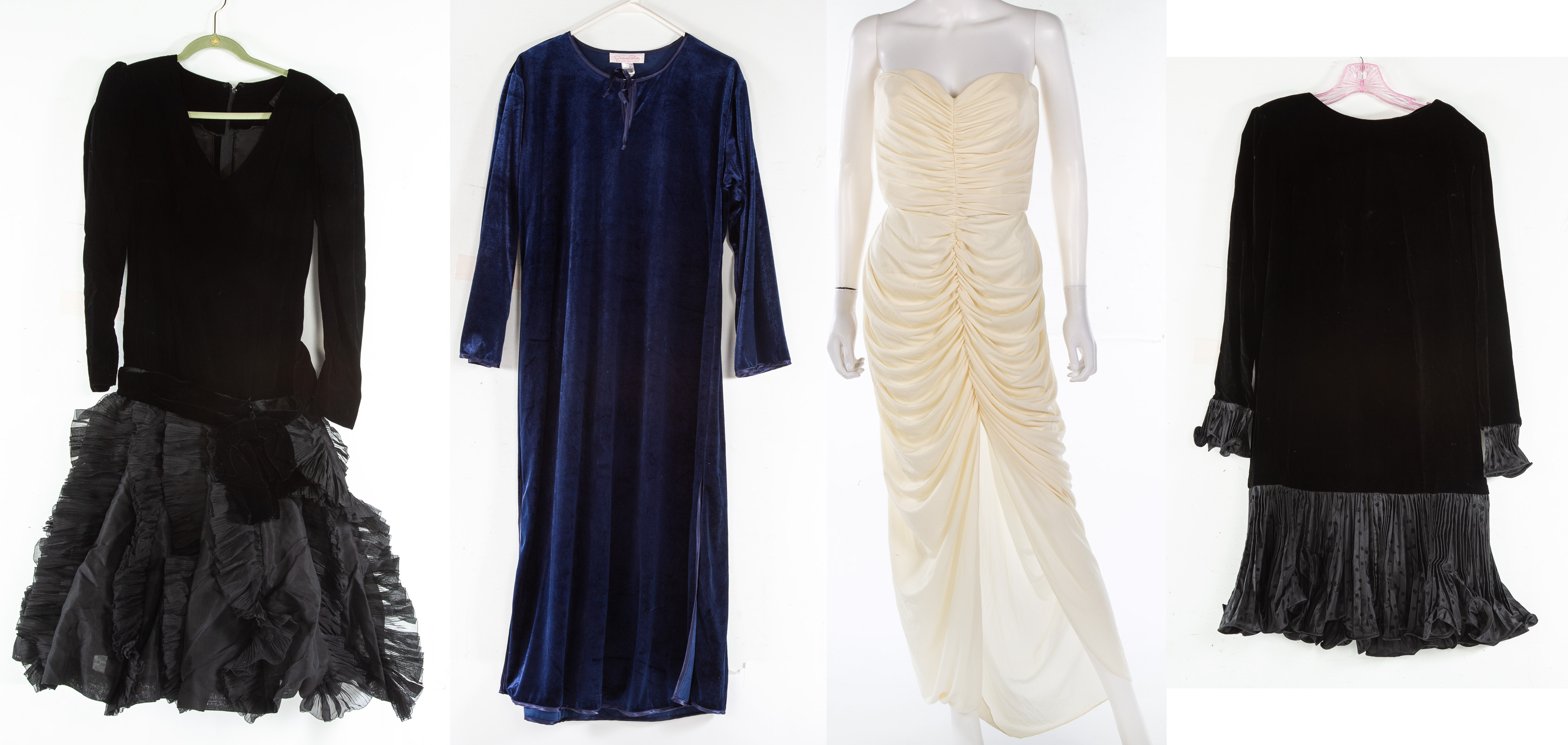 OSCAR DE LA RENTA VELVET DRESS AND MORE Blue Oscar
