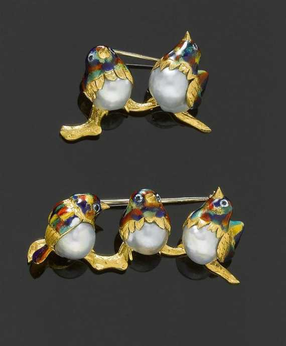 A PAIR OF GOLD PEARL AND ENAMEL BROOCHES ca 1950