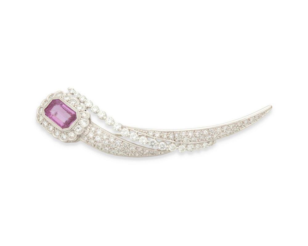 A PINK SAPPHIRE AND DIAMOND BROOCH PENDANTA pink sapphire and