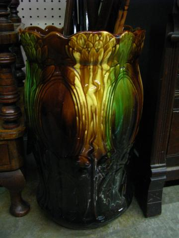 Industrial Art Pottery unmarked likely to be R R P
