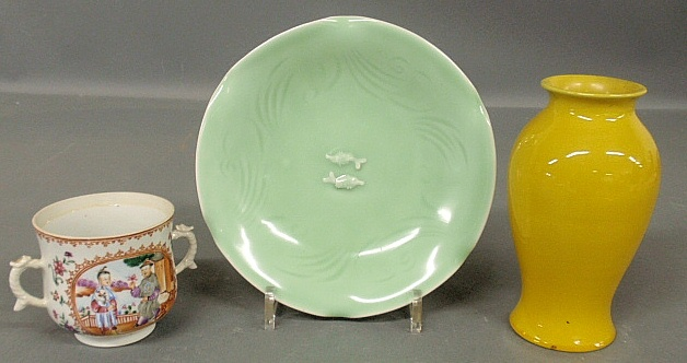 Chinese export porcelain double handled cup early 19th c 3