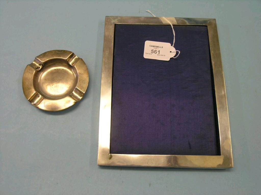 A silver photograph frame rectangular shape London 1904 9 5