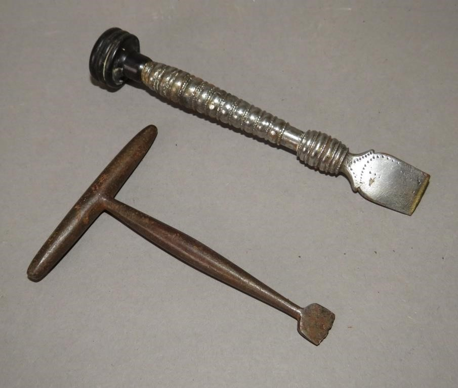 2 BUTTON HOLE CHISELSca 18th early 19th century ebony turned