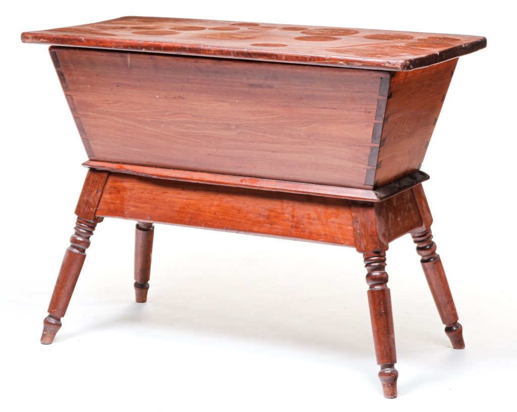 AMERICAN SHERATON DOUGH BOX Second quarter 19th century poplar and