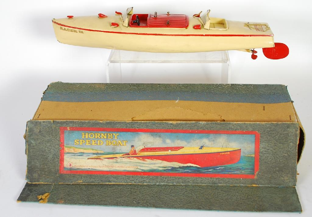 HORNBY BOXED TINPLATE CLOCKWORK SPEEDBOAT RACER III cream and red