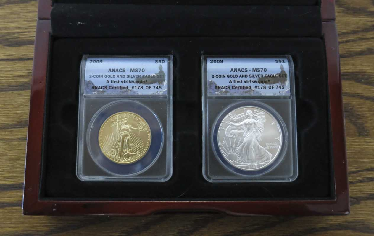 WOOD CASED 2009 AMERICAN GOLD AND SILVER EAGLE COIN SET