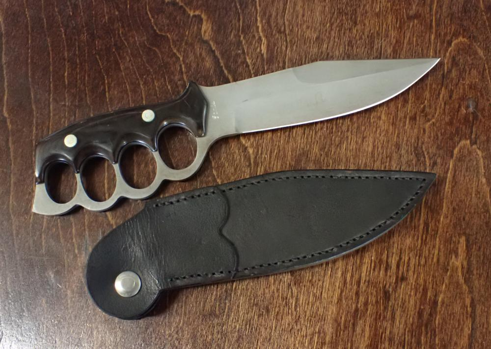 CUSTOM MADE COMBS KNUCKLE KNIFE having 6 blade double edge