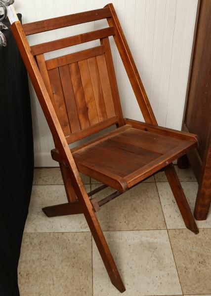 FOUR EARLY 20TH CENTURY WOOD FOLDING CHAIRSONSITE AUCTION This on