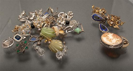 Assortment of Victorian jewelry 1 gilt metal and shell cameo