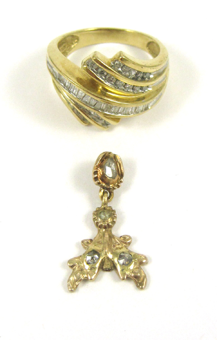 TWO ARTICLES OF DIAMOND AND YELLOW GOLD JEWELRY including a