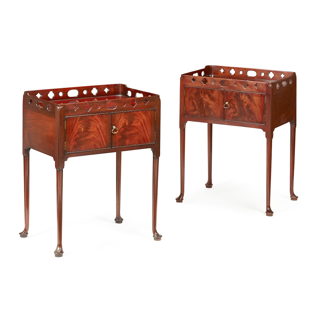 PAIR OF GEORGIAN STYLE MAHOGANY BEDSIDE COMMODES 20TH CENTURY the