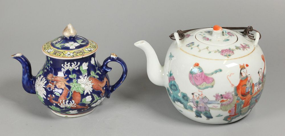 2 Chinese porcelain teapots possibly 19th c larger teapot 7in