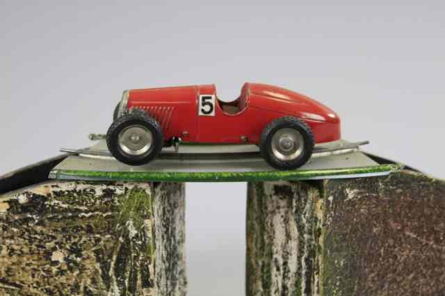 MARKLIN RACE CAR TRACK SET Germany features 5 red race