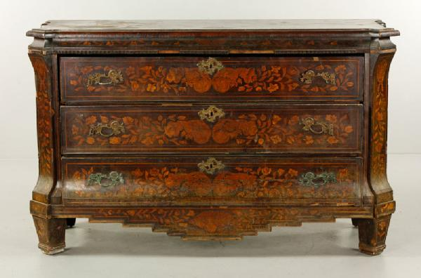 3110 Marquetry Chest of Drawers Chest of drawers with marquetry