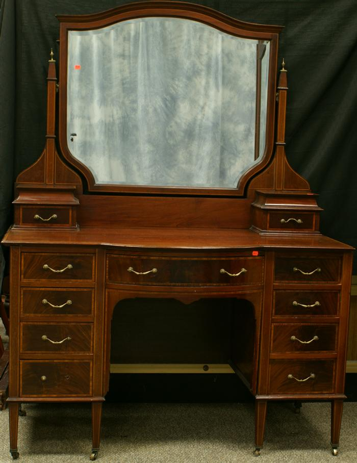 Edwardian Hepplewhite style crotch mahogany banded and string inlaid kneehole