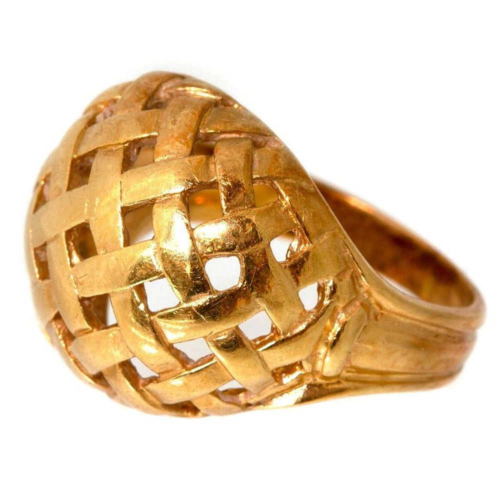 14k gold lattice design dome ring weighing approximately 7 5