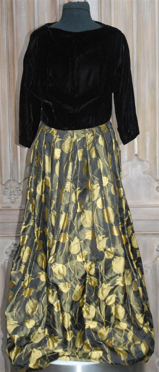 GOWN BLACK VELVET AND CHATREUSE SILK MOTIF Borgdorf Goodman sizes