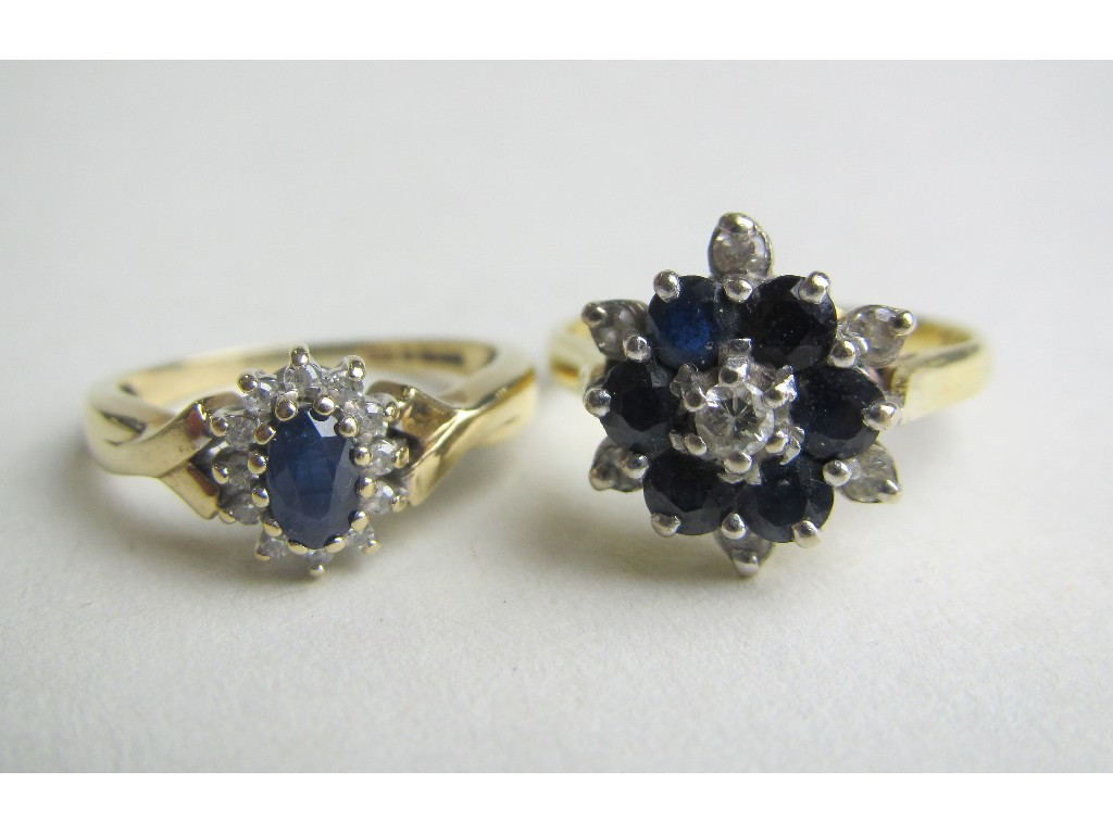 Lot comprising two sapphire and diamond cluster rings on 18