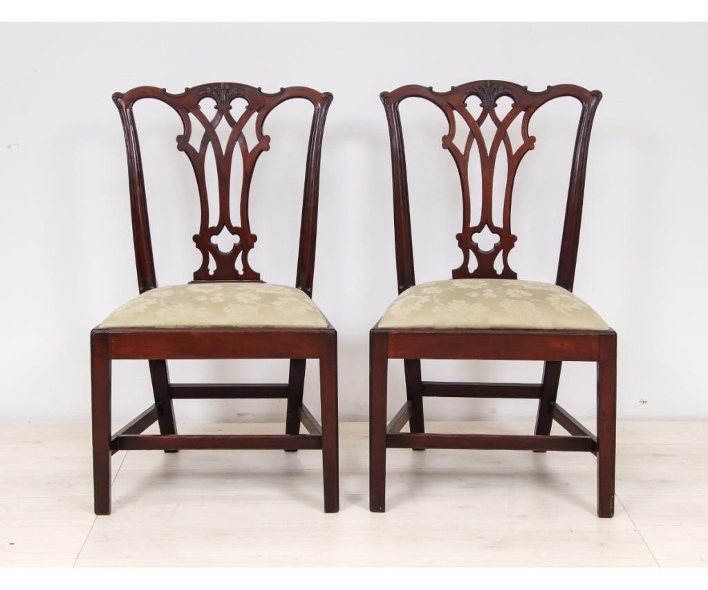 Pair of Philadelphia walnut Chippendale side chairs with Gothic splats
